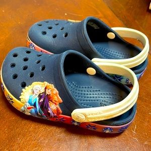 Crocs Frozen light up girl size 8